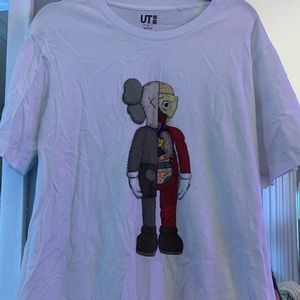 Kaws Uniqlo tee large